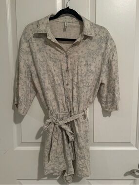 Gentle Fawn Cream Button-Up with Faded Green Floral